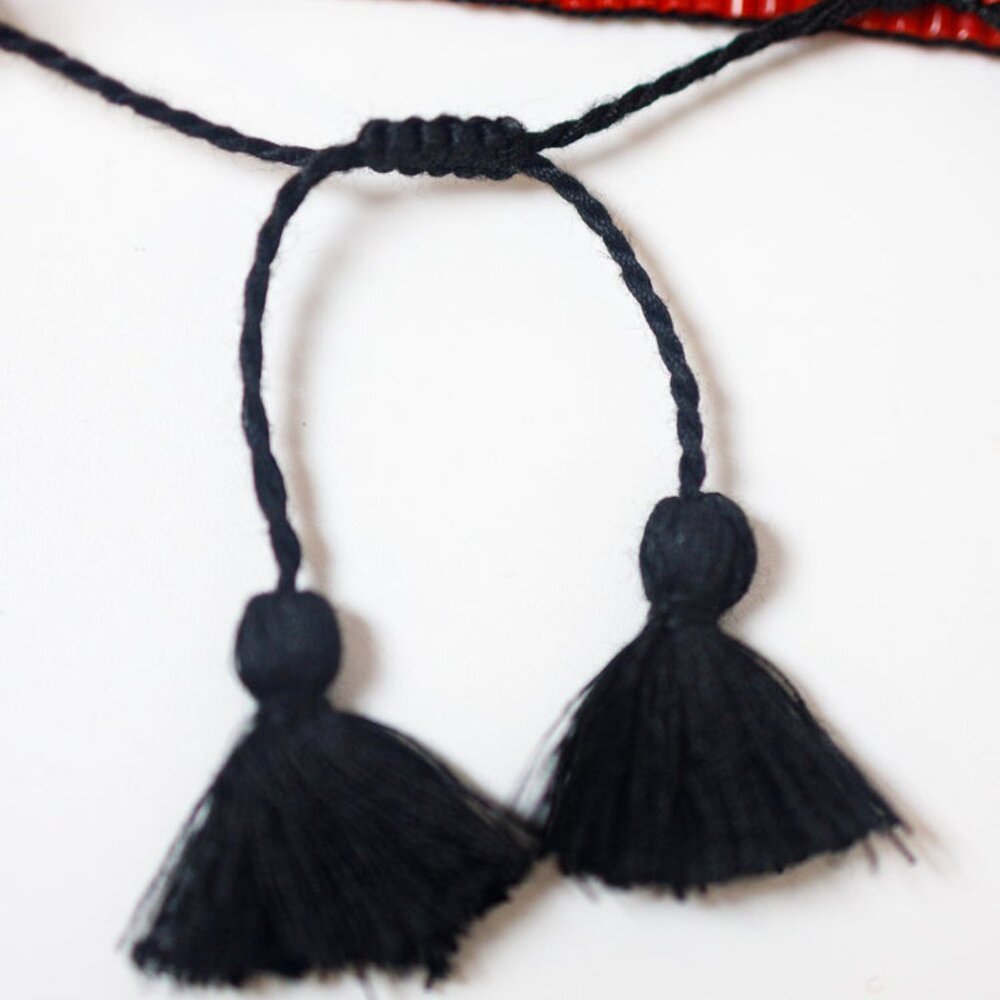 Seed Beaded GEORGIA BULLDOGS College Football Tassel Drop Pull To Fit Bracelet - Picture 4 of 4